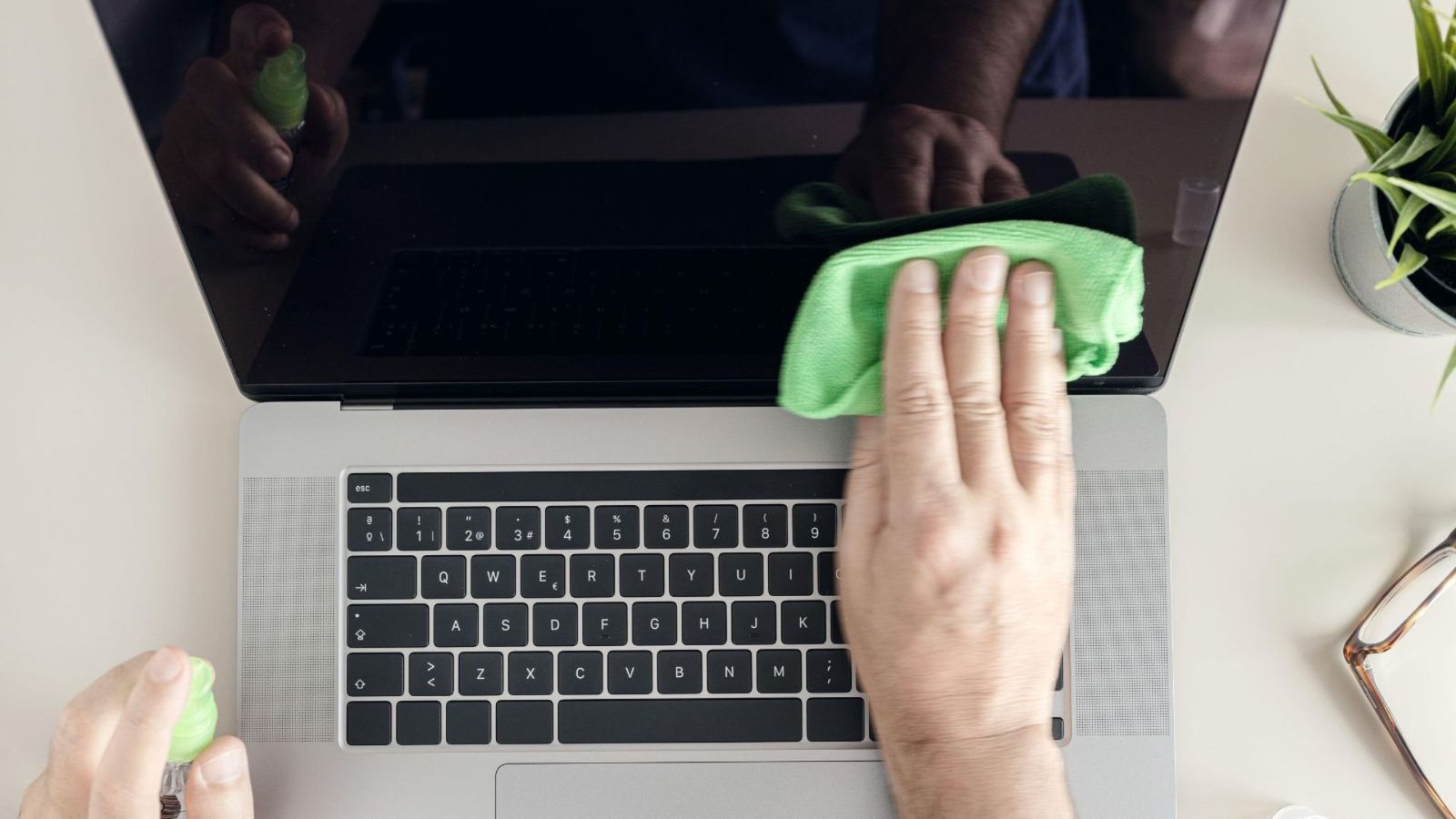 Cleaning Your Laptop Screen Without Damaging It